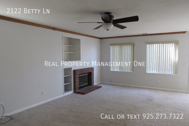 Building Photo - 2122 Betty Ln