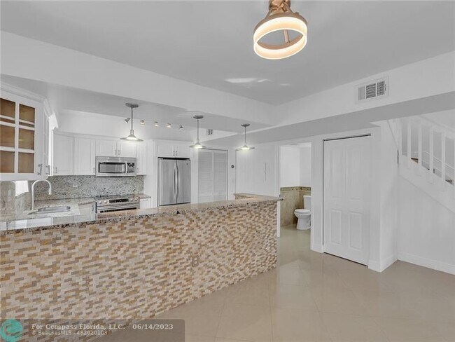 Building Photo - 3287 NW 44th St