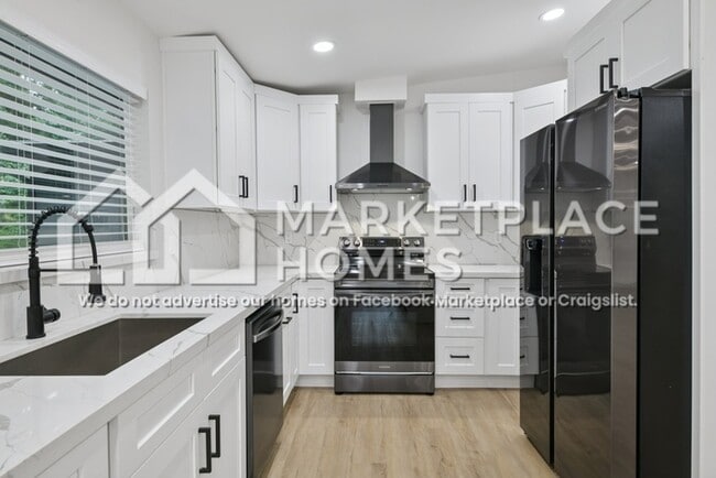 Building Photo - 2032 N Castle Way