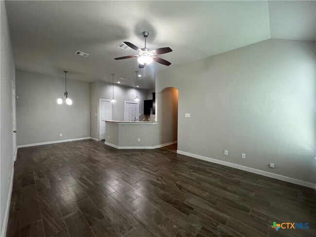 Building Photo - 1119 Creekside Orchard