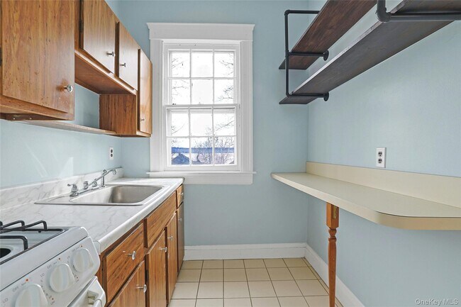 Building Photo - 105 S Broadway