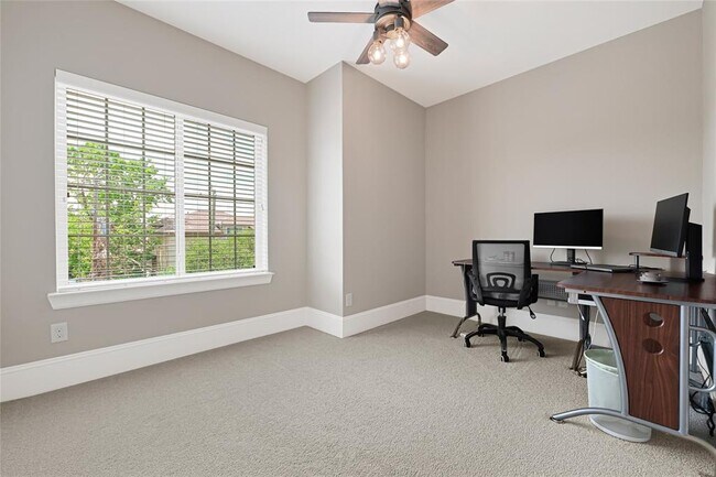 Building Photo - 1211 Edwinstowe Trl