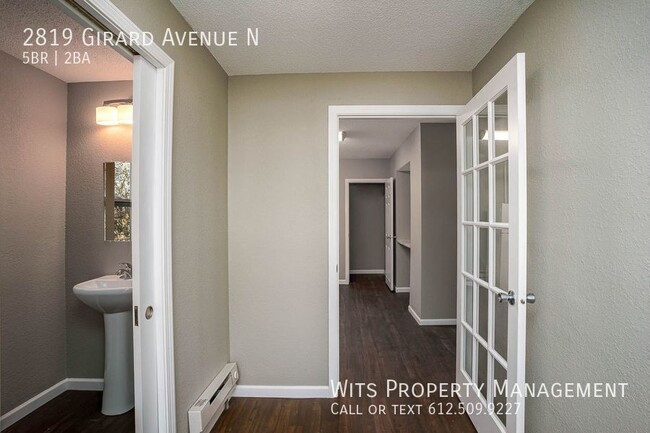 Building Photo - 2819 N Girard Ave