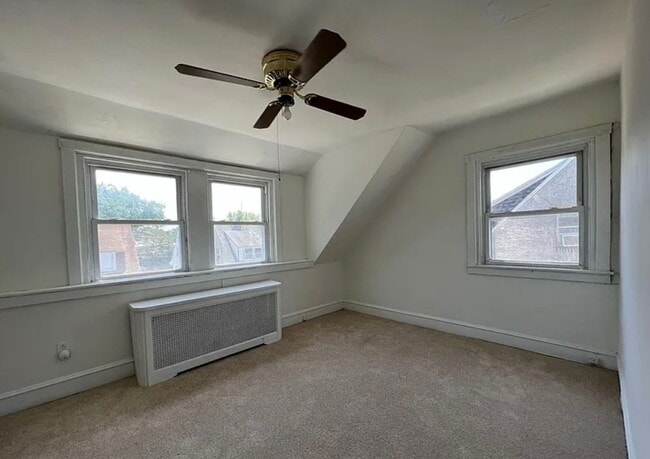 Building Photo - 3 Bed, 1 Bath