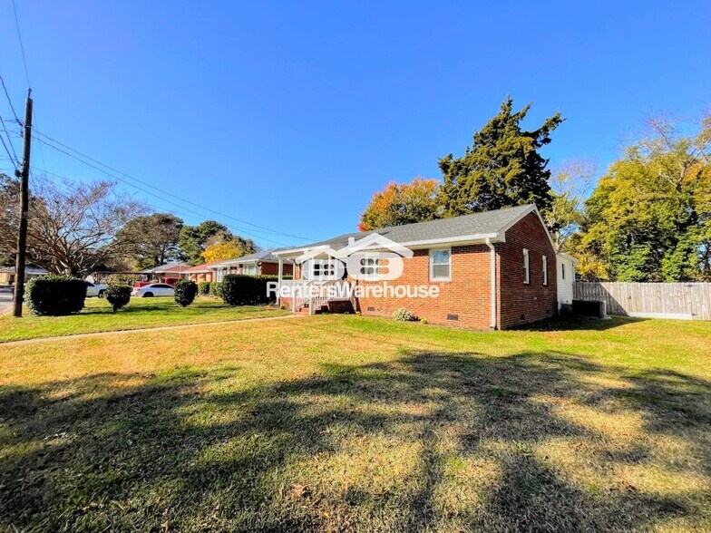 Building Photo - 2700 Belle St