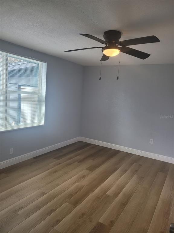 Building Photo - 1320 S Oleander Ave