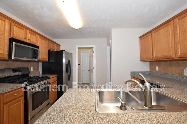 Building Photo - 89 Person Ct