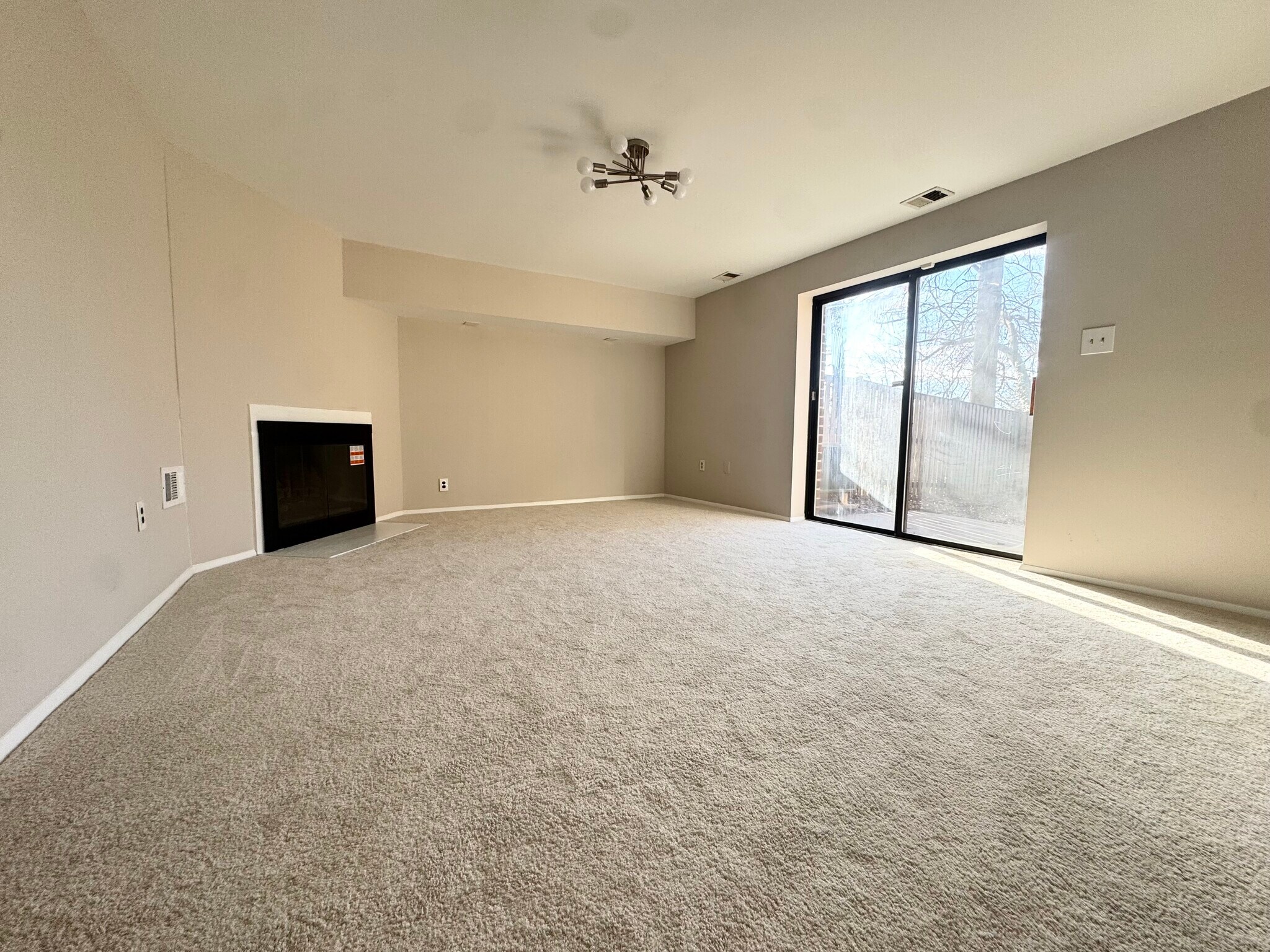 Building Photo - 40 Badger Gate Ct