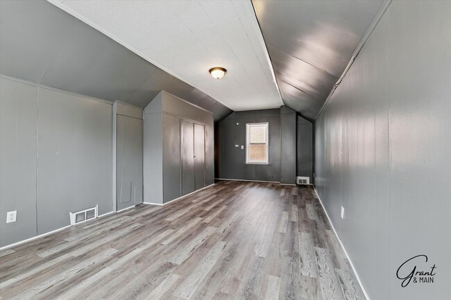 Building Photo - $1250 3 bedroom bungalow