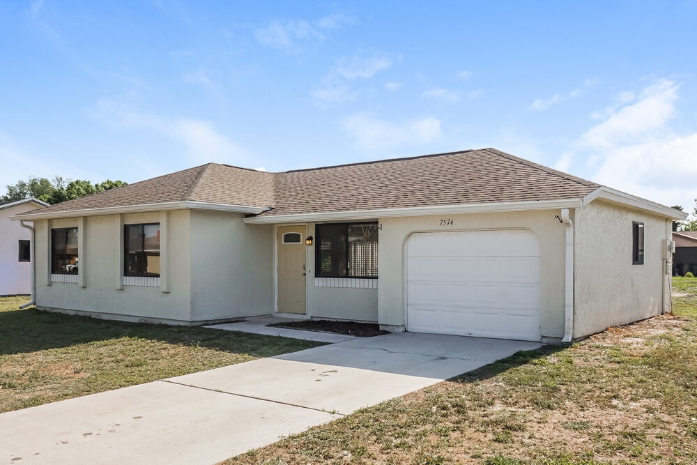 Building Photo - 7574 Mesa St