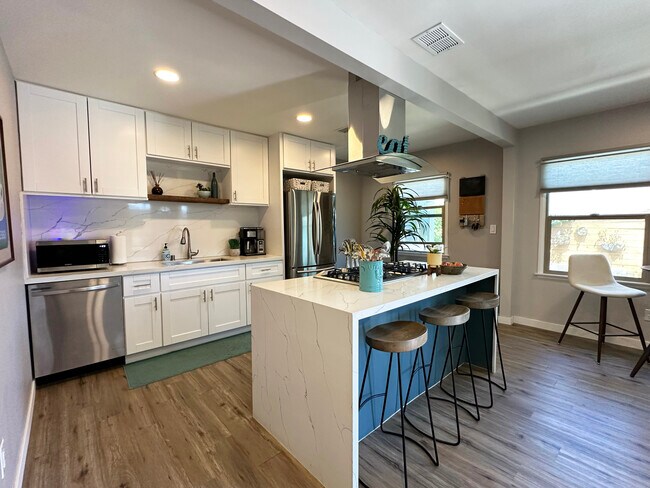 Building Photo - 6110 Blain Pl
