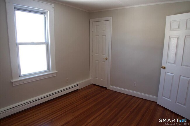Building Photo - 81 Longfellow Ave