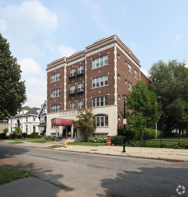 Building Photo - Barrington Apartments