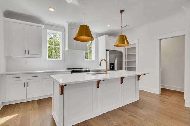 Building Photo - 2019 Maple Vw Ln