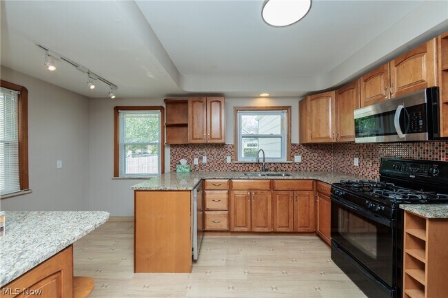 Building Photo - 4441 Baintree Rd