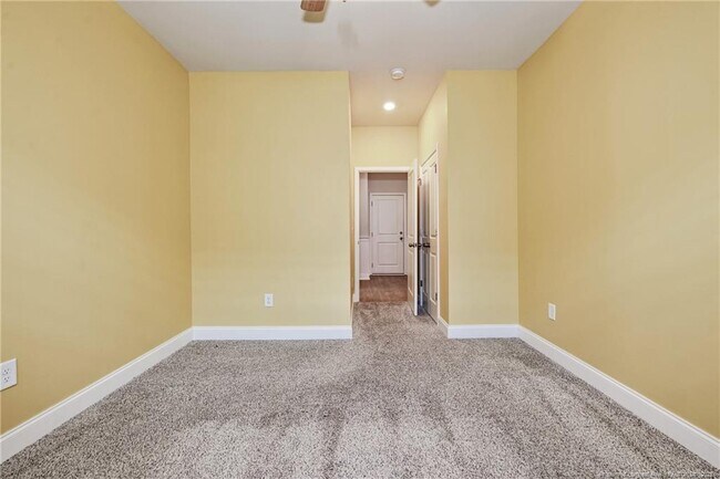 Building Photo - 429 Letterfearn Dr