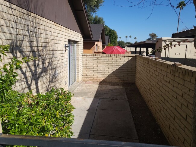 Building Photo - 1ST MONTH RENT FREE!!! GREAT SINGLE LEVEL ...