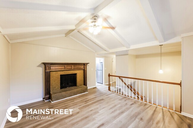 Building Photo - 5796 Dug Hollow Rd