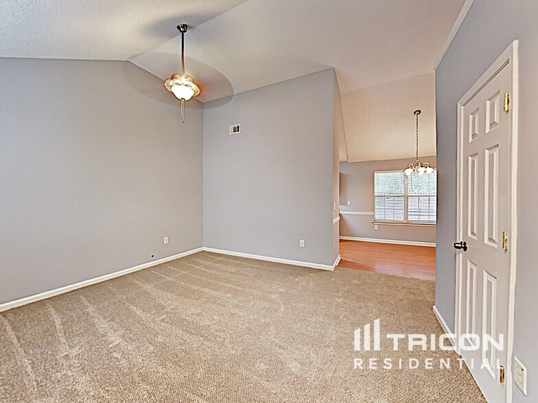 Building Photo - 6030 Crooked Creek Dr.