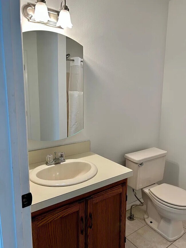 Building Photo - 85 N Main St