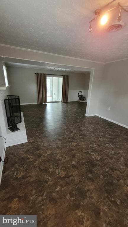 Building Photo - 557 Bellview Ave