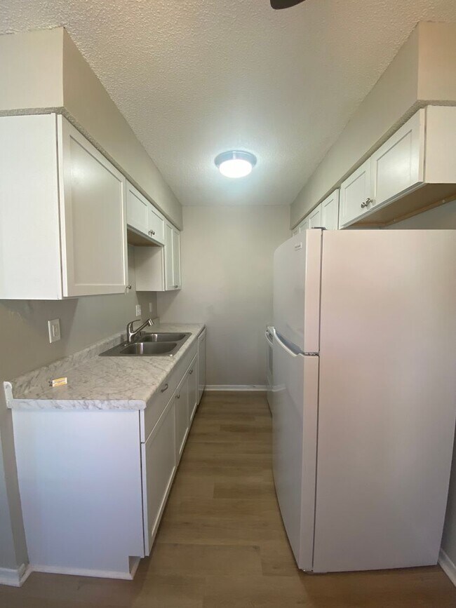 Building Photo - 3101 SE 17th St