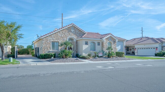 Building Photo - 49142 Barrymore St