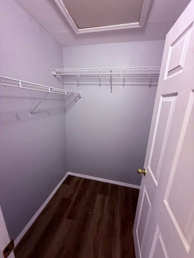 Building Photo - Beautiful Upgraded 3/2 Home in Jackson Heights!! Apply for FREE This Holiday Season!