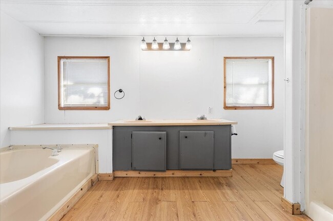 Building Photo - 3818 Co Rd 826