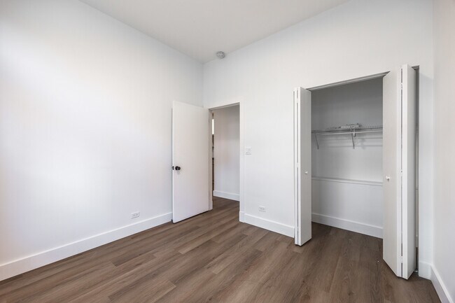 Building Photo - 1456 N Kedzie Ave