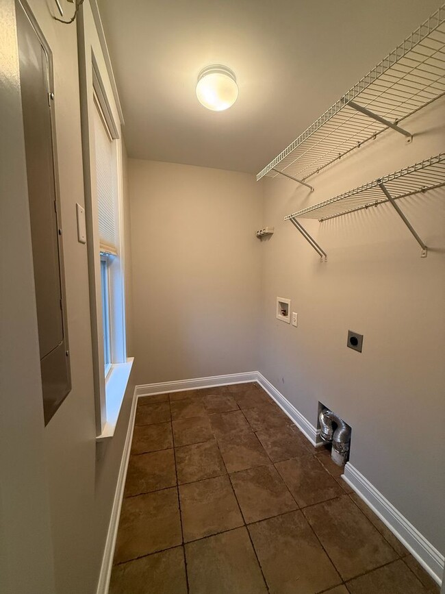 Building Photo - Available now. Amazing 4 BR/2.5 BA Home Available at Shellring at St Thomas Island!