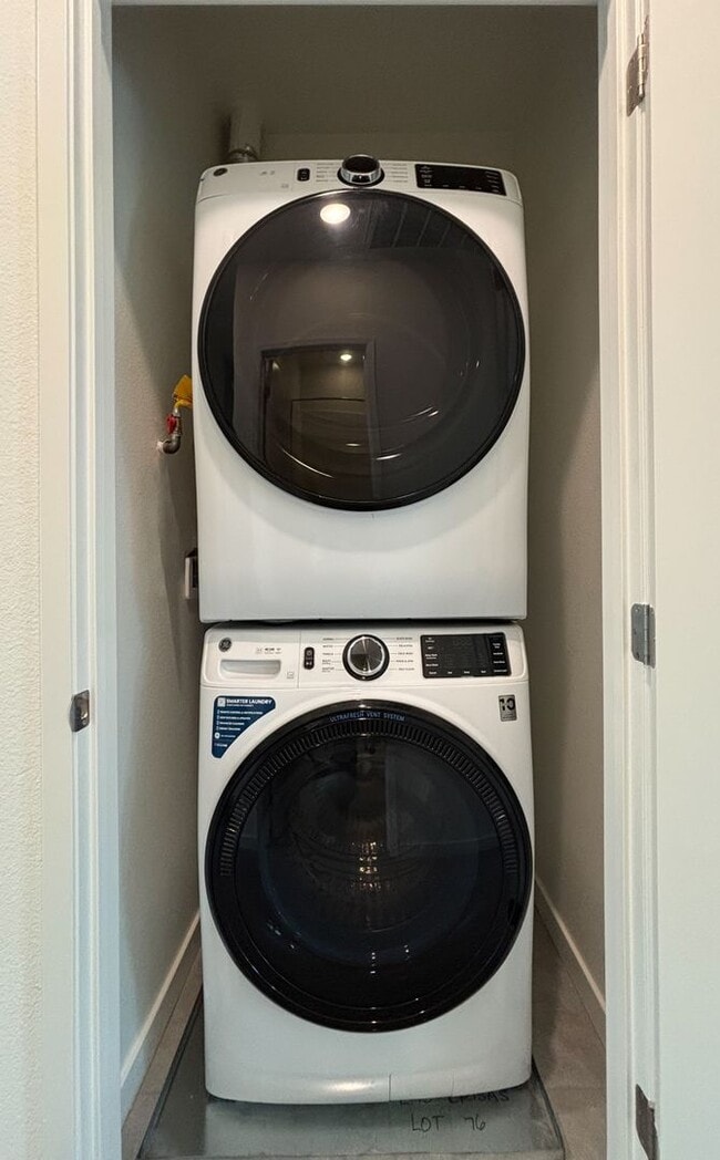 Building Photo - Beautiful 3BD/2.5BA Townhouse in San Ysidro W/ W/D, A/C, 2-Car Garage, Balcony, and Community Parks!