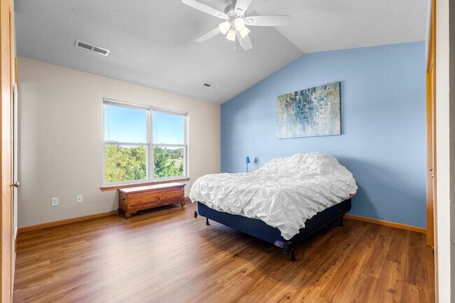 Building Photo - 1552 Cook Cir