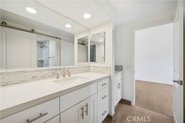 Building Photo - 2007 Yacht Mischief