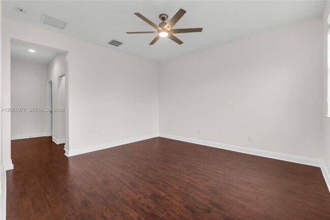 Building Photo - 936 SW 147th Ave