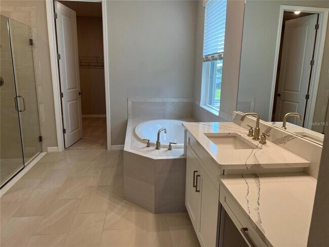 Building Photo - 9265 Tequila Sunrise Dr
