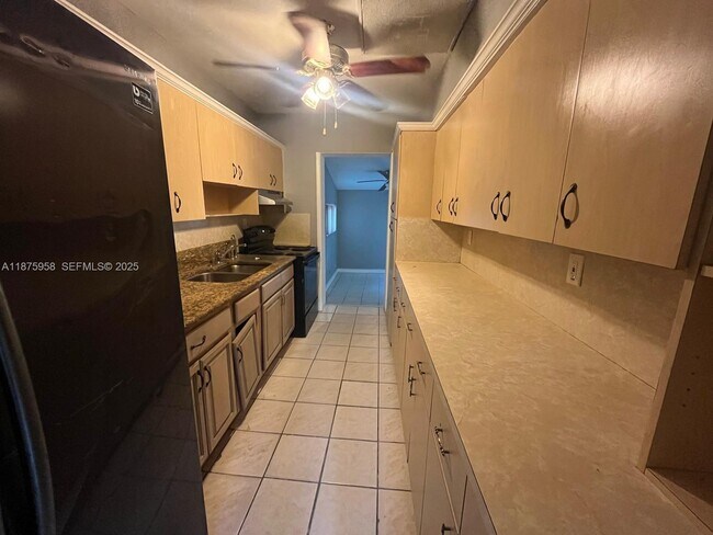 Building Photo - 1330 NE 203rd St