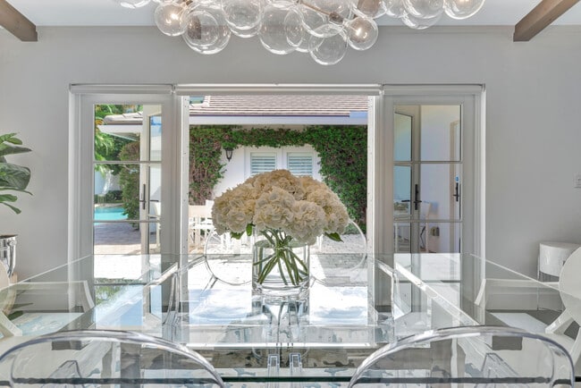 Building Photo - 136 Worth Ct S