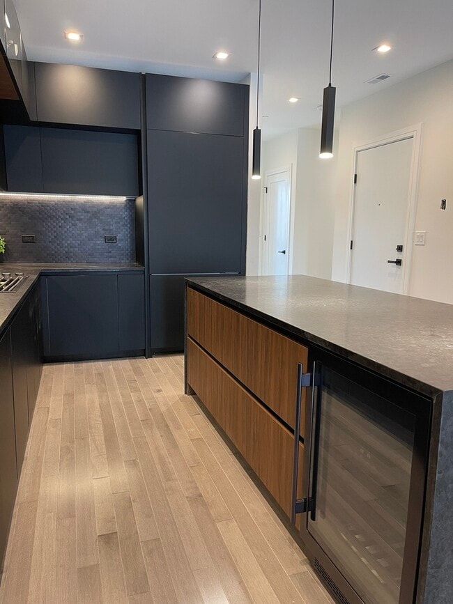 Building Photo - 719 N Elizabeth St