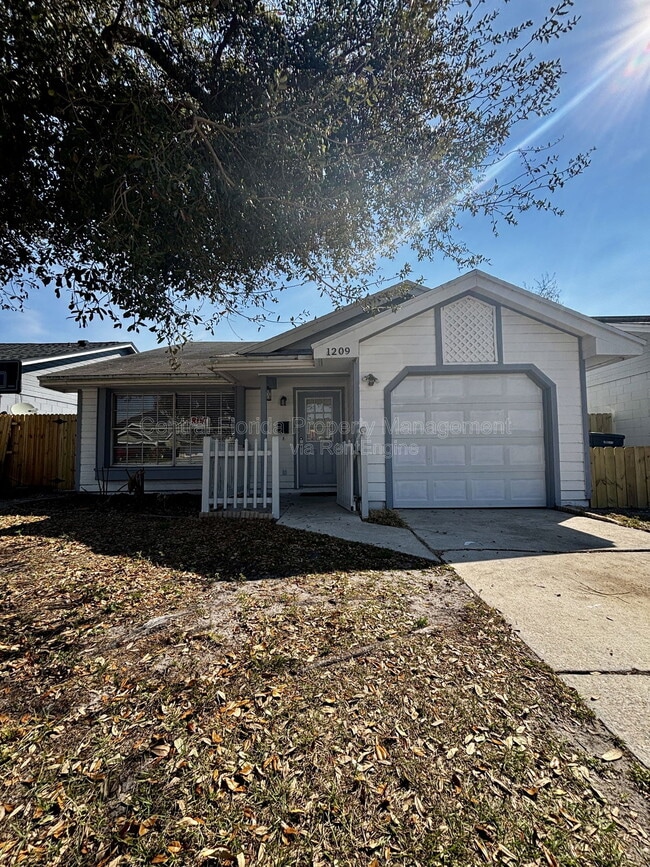 Building Photo - 1209 Roma Ct