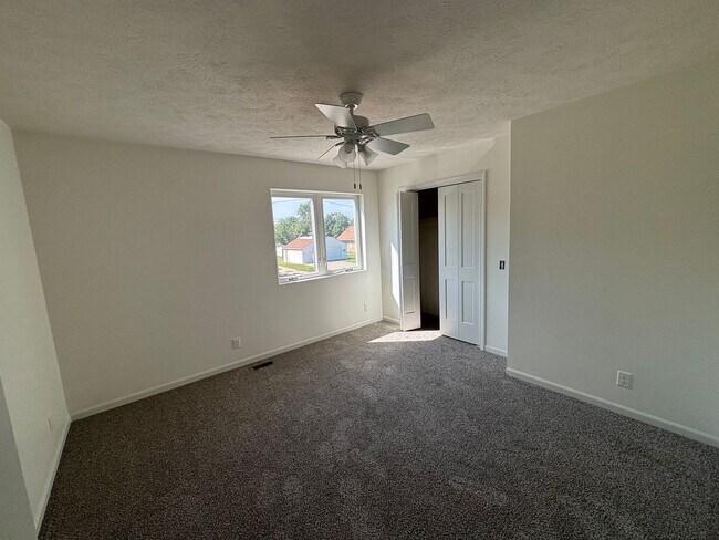 Building Photo - Available now! Brand New 3 Bedroom 2 Bath ...