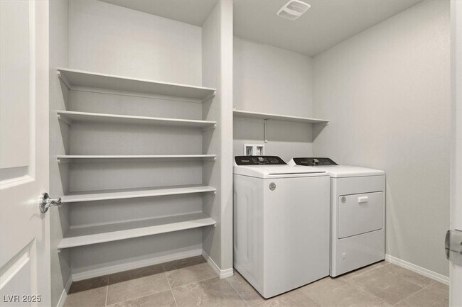 Building Photo - 3828 Ramura Ave