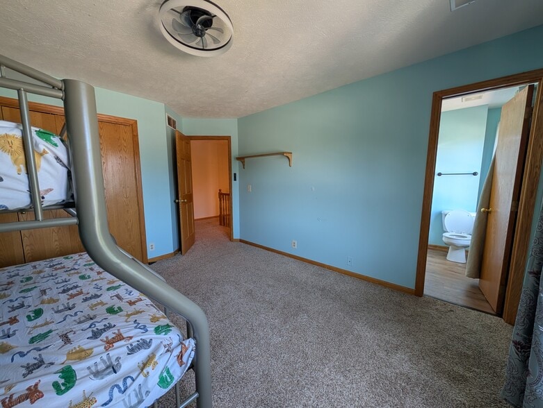 Building Photo - 5612 N 139th Ave