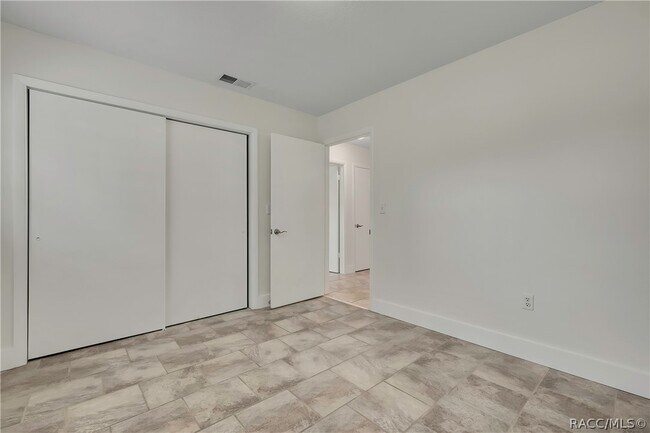 Building Photo - 1019 E Turner Camp Rd