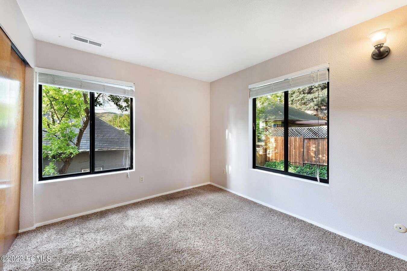 Building Photo - 425 S 1000 E