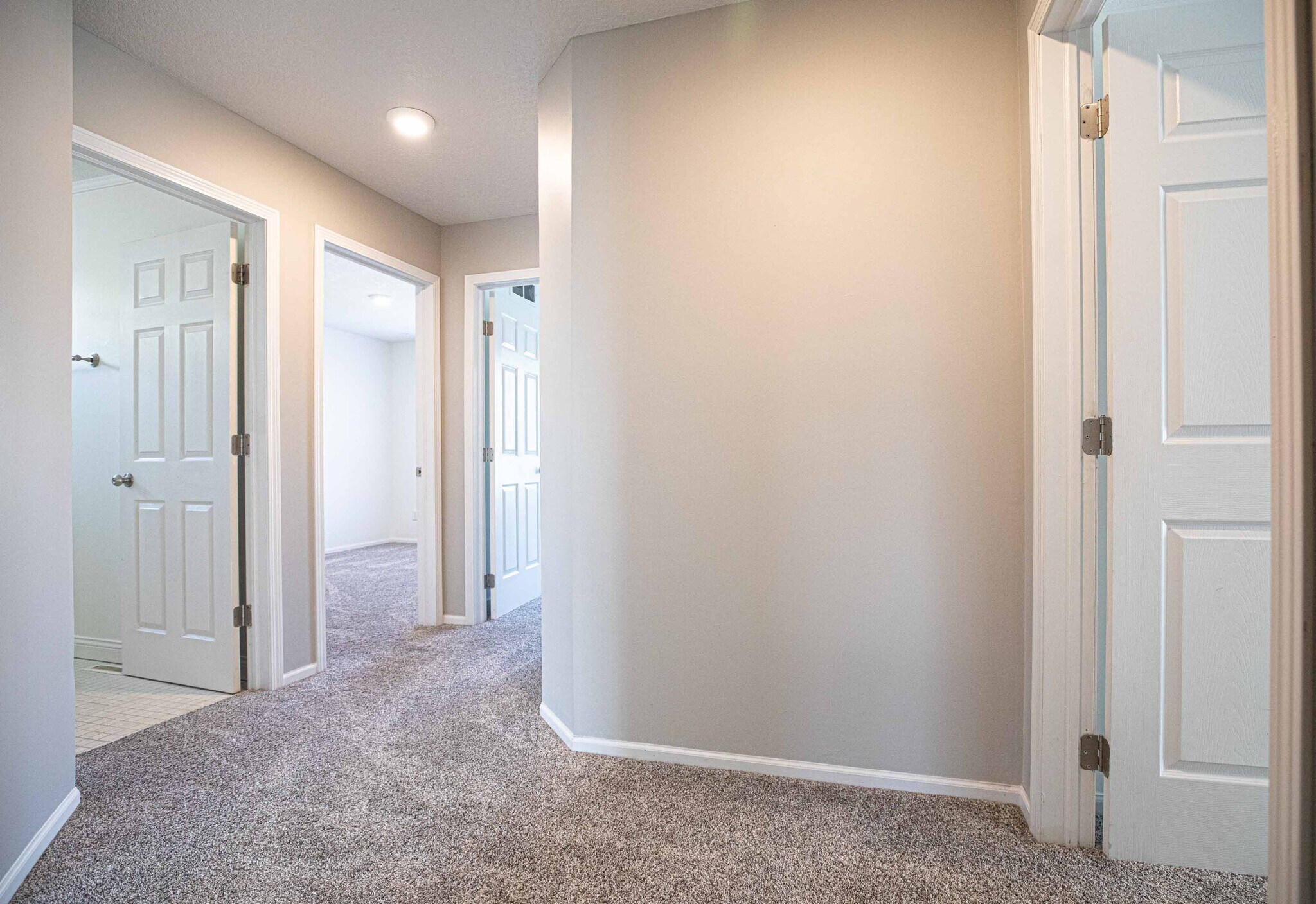 Building Photo - 15835 Hawthorn Dr