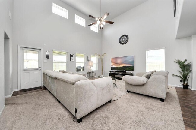 Building Photo - 2643 Ridgeback Dr