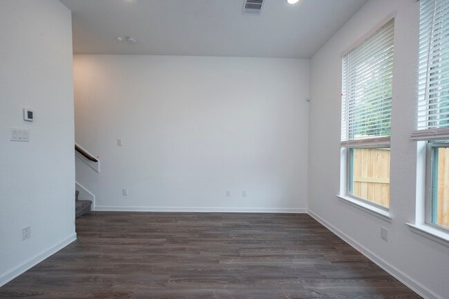 Building Photo - 585 Dry Fork Ln