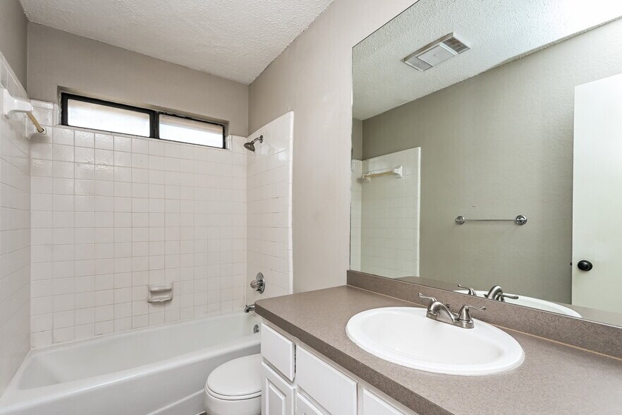 Building Photo - 7709 Harmony Dr