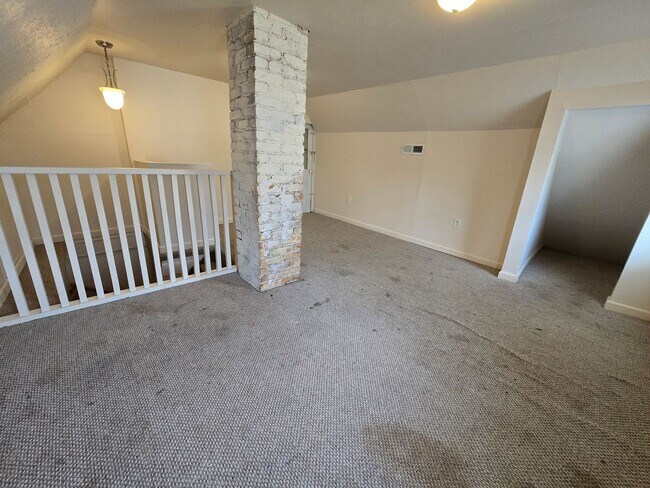 Building Photo - 1007 N Mason St